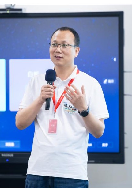 “关税迷雾中的科技灯塔，算力与大模型如何破局领航？”特别活动
