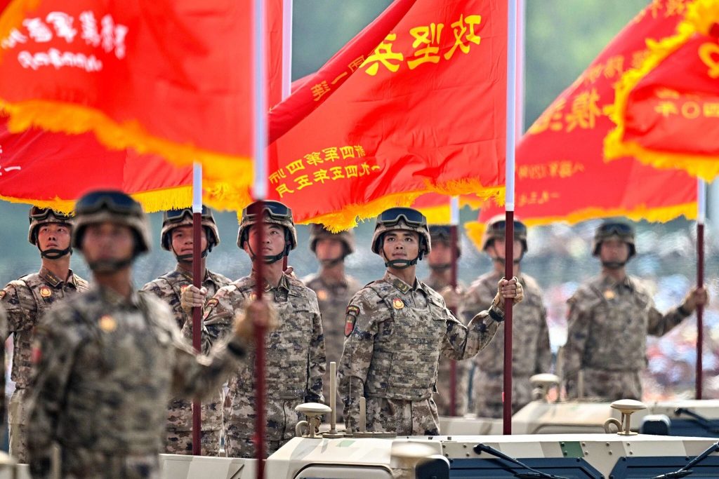 SZCCF党支部组织观看抗战胜利80周年阅兵式，凝聚科技报国力量